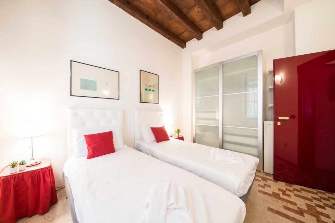 Bright - Borsari Historical Apartment